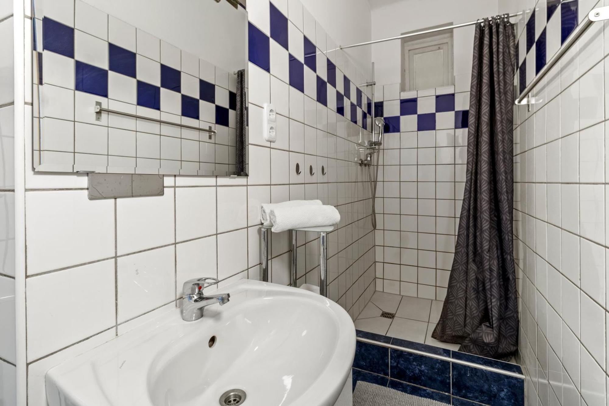 French Balcony - 45m² - Szeneviertel Apartment Vienna