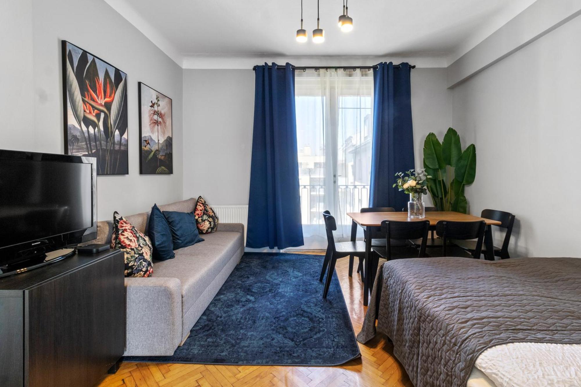 French Balcony - 45m² - Szeneviertel Apartment Wien